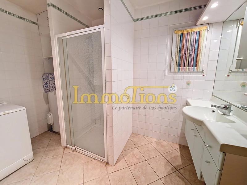 Maison - 330 m² - 9 pièces