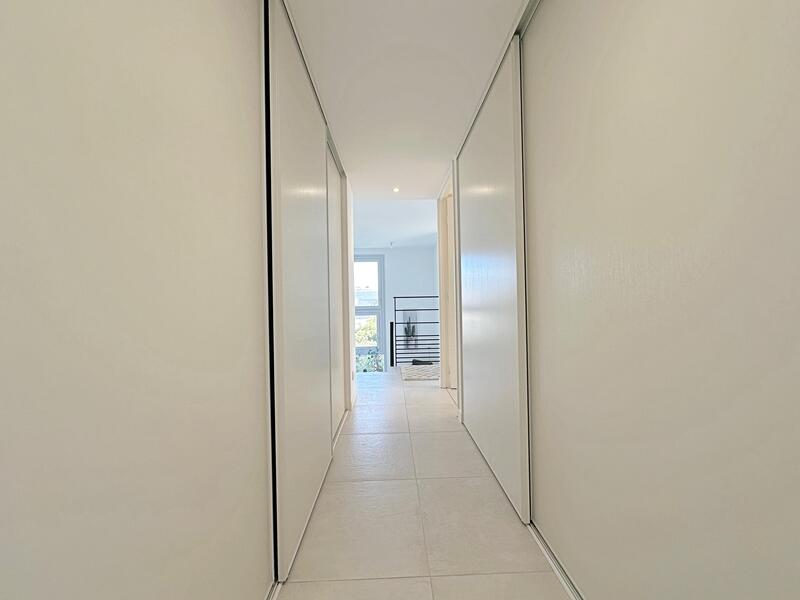 Appartement - 111 m² - 4 pièces