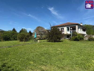 Maison - 162 m² - 6 pièces