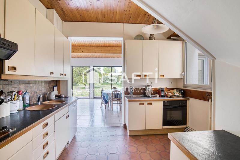 Maison - 140 m² - 8 pièces