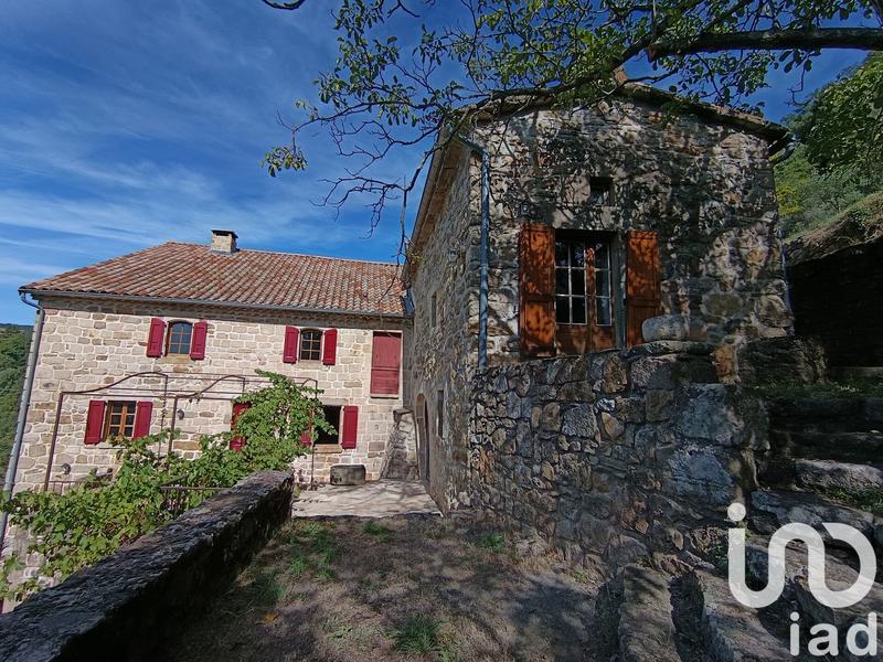 Maison - 230 m² - 9 pièces