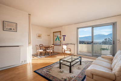 Appartement - 93 m² - 3 pièces