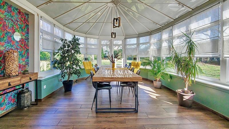 Maison - 316 m² - 12 pièces