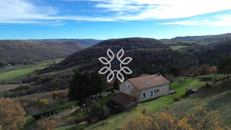 Propriété - 223 m² - 7 pièces