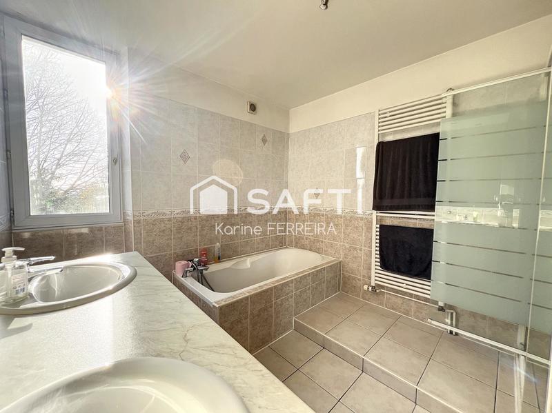 Maison - 86 m² - 5 pièces