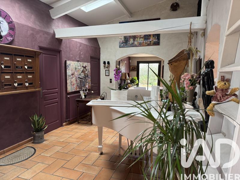 Maison - 210 m² - 7 pièces