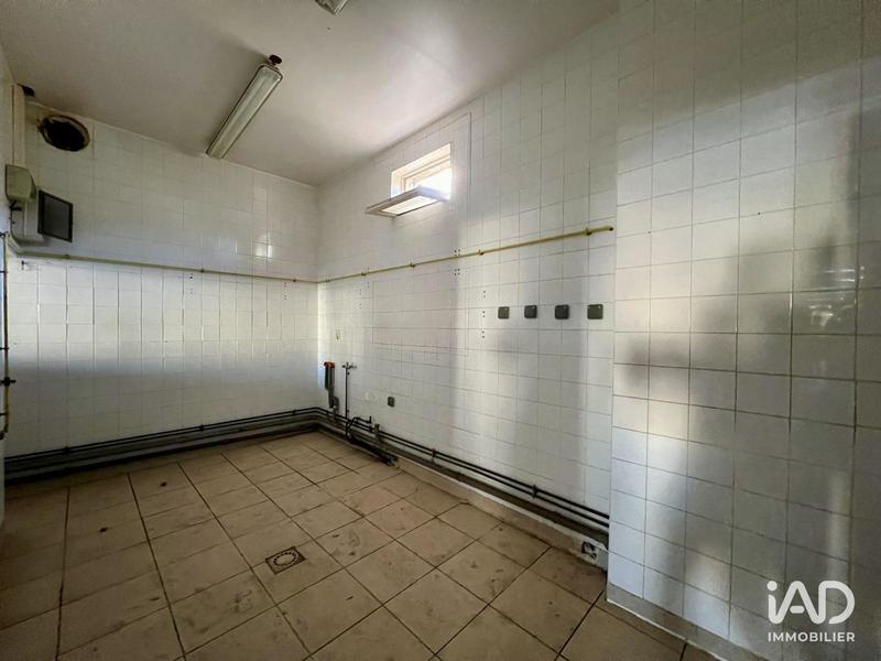 Local commercial - 176 m² - 4 pièces