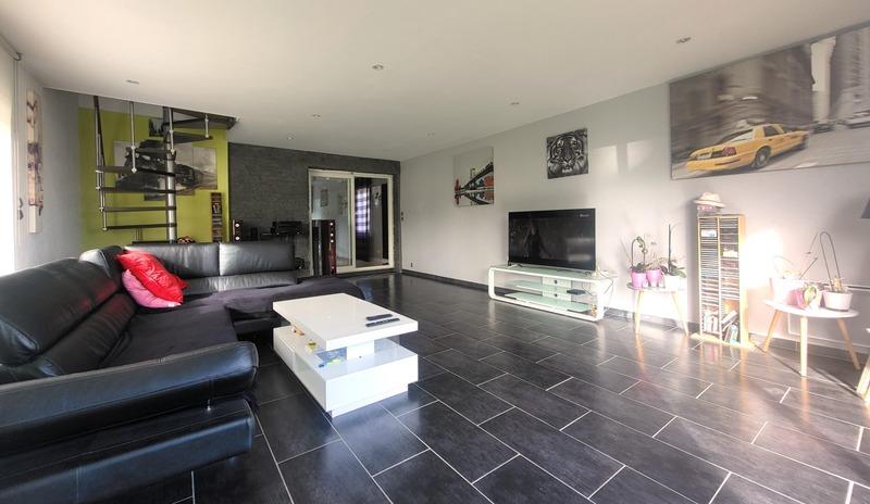 Maison - 155 m² - 9 pièces