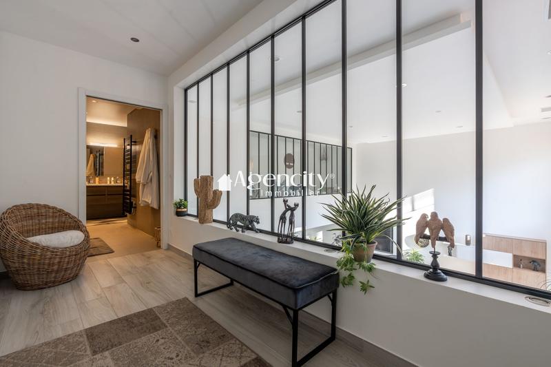 Maison - 200 m² - 8 pièces