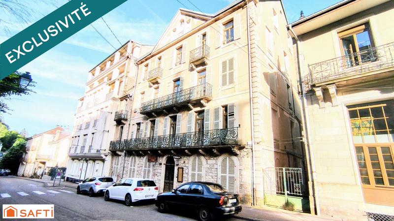 Local commercial - 1 080 m² - 34 pièces