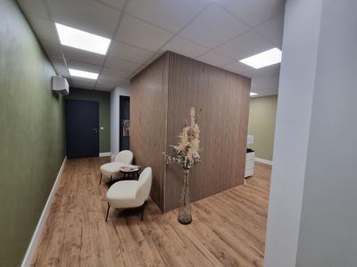 Bureau - 133 m² - 6 pièces