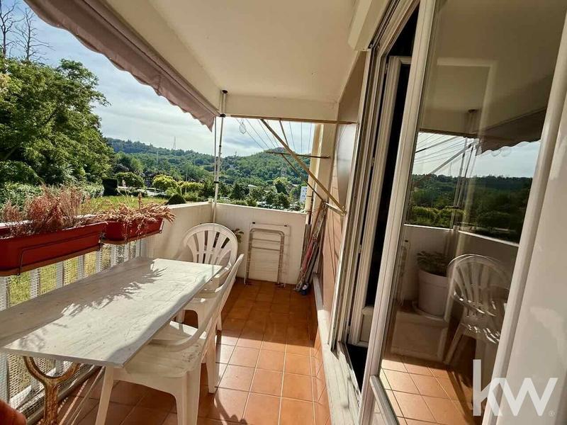 Appartement - 100 m² - 5 pièces