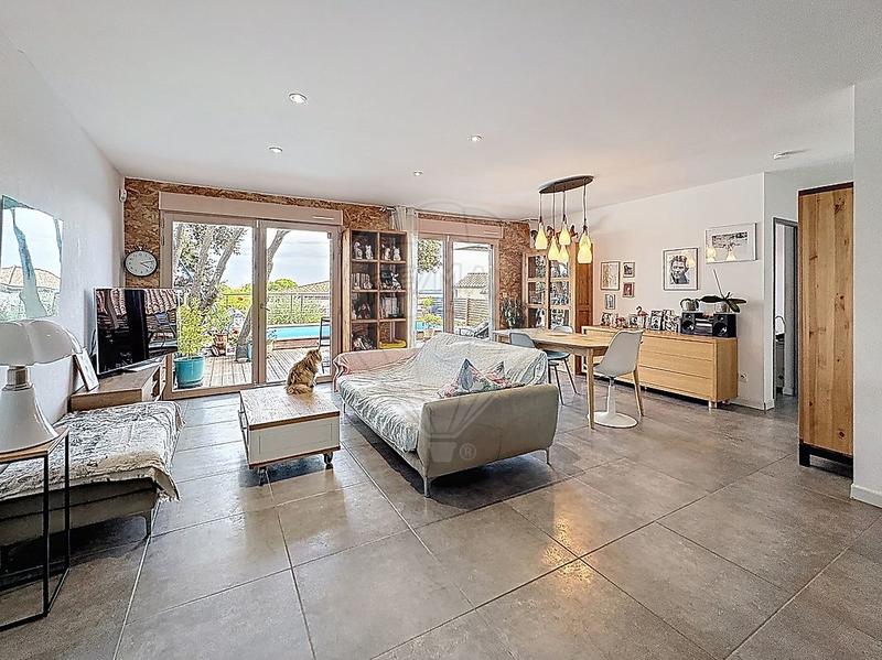 Maison - 98 m² - 4 pièces