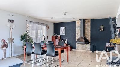 Maison - 250 m² - 7 pièces