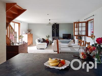 Maison - 99 m² - 5 pièces