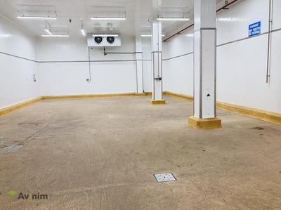 Entrepôt - 1 048 m²