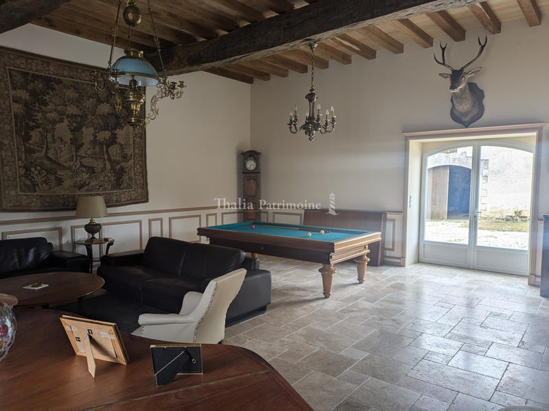 Maison - 278 m² - 12 pièces