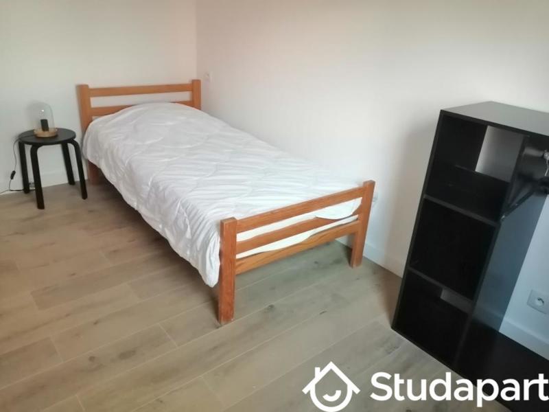 Chambre - 10 m² - 1 pièce