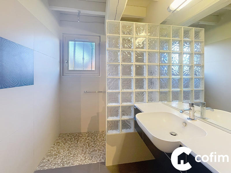 Maison traditionnelle - 150 m² - 8 pièces