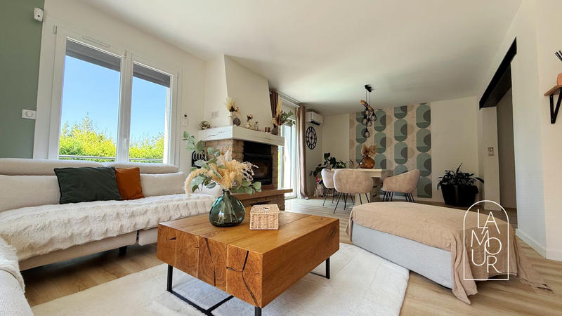 Maison traditionnelle - 193 m² - 9 pièces