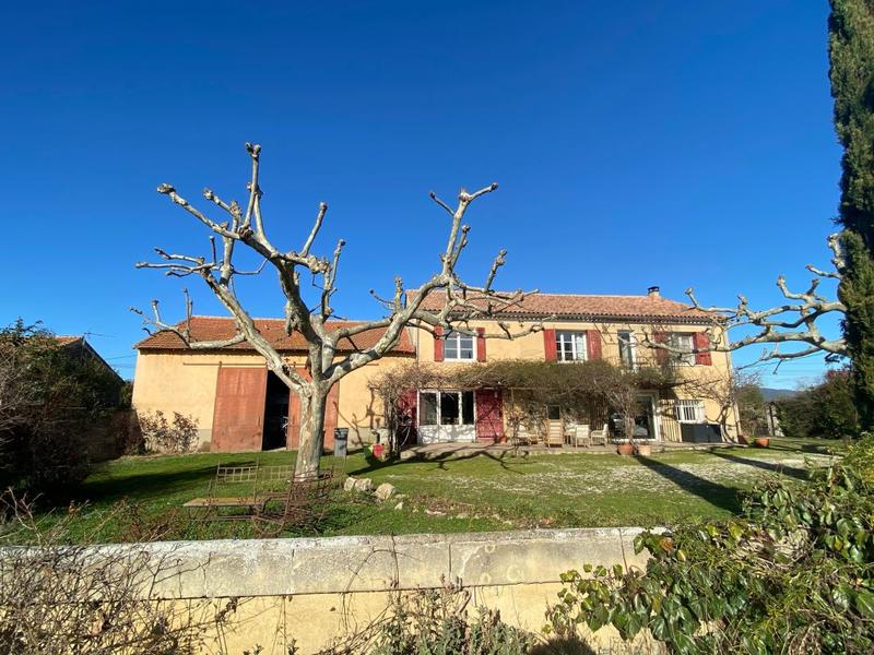 Maison - 250 m² - 7 pièces