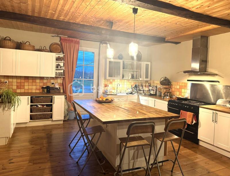 Corps de ferme - 215 m² - 7 pièces