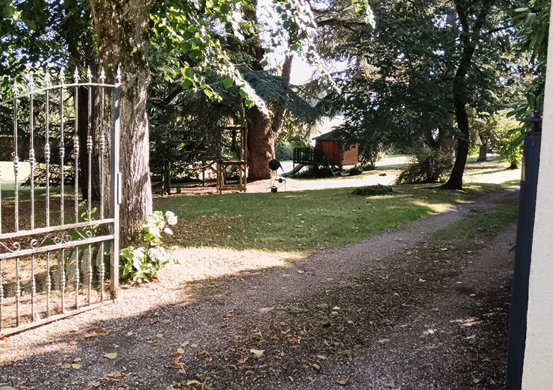 Maison - 308 m² - 12 pièces