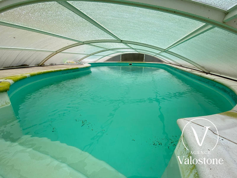 Maison - 181 m² - 8 pièces