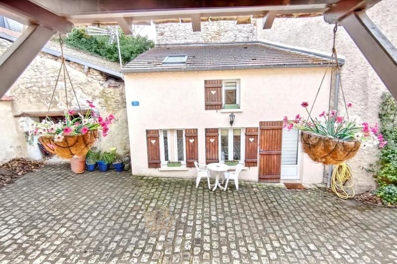 Maison - 200 m² - 8 pièces