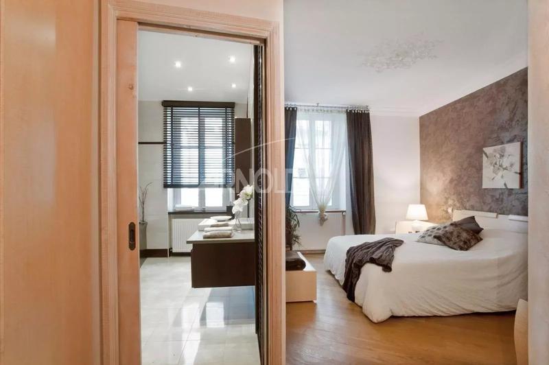 Maison - 236 m² - 10 pièces