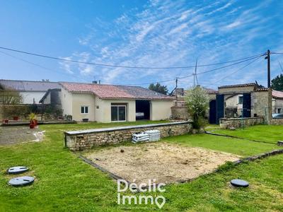 Maison en pierre - 286 m² - 8 pièces