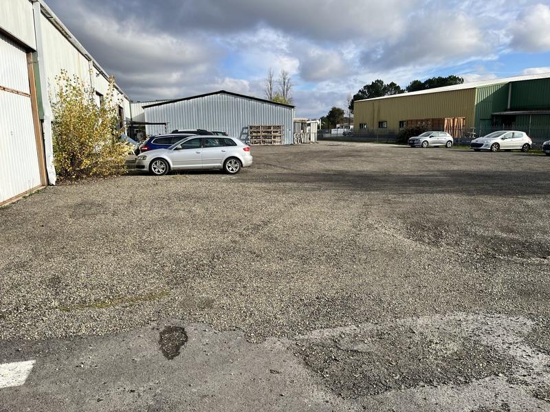 Local d'activités - 950 m²