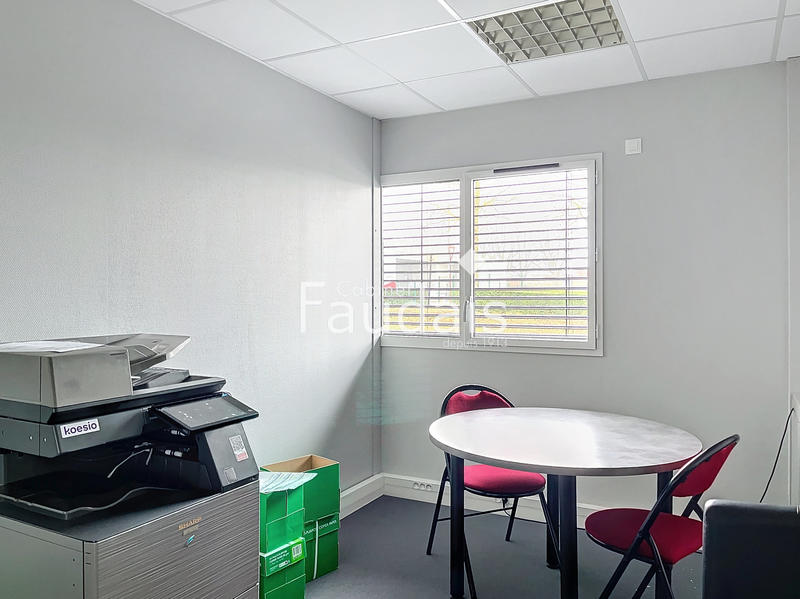 Bureau - 570 m²