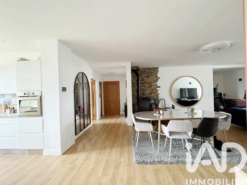 Maison - 300 m² - 8 pièces