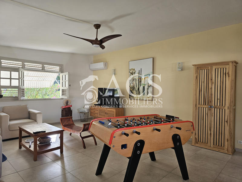 Maison - 204 m² - 7 pièces