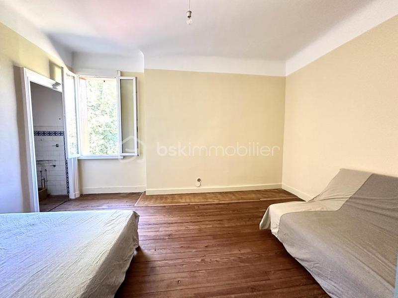 Demeure - 257 m² - 9 pièces