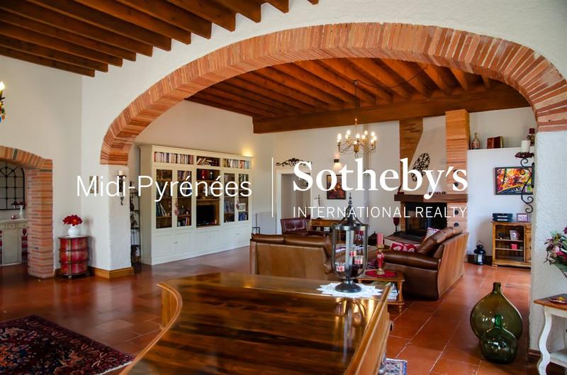 Maison - 498 m² - 14 pièces