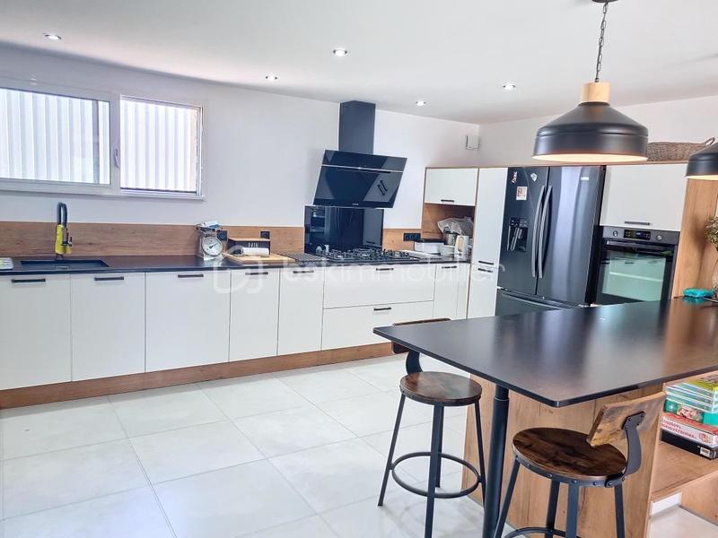 Villa - 232 m² - 9 pièces