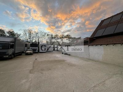 Terrain industriel - 1 400 m²