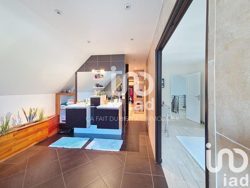 Maison - 280 m² - 7 pièces