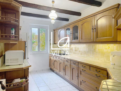 Maison - 210 m² - 7 pièces