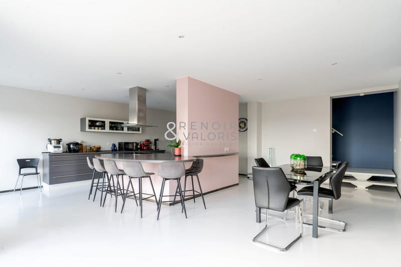 Maison - 223 m² - 6 pièces