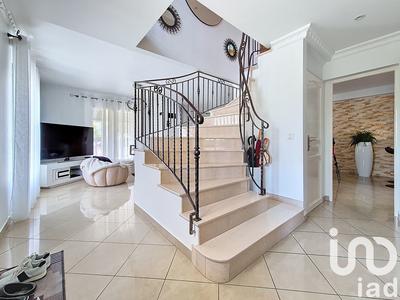 Maison - 210 m² - 7 pièces