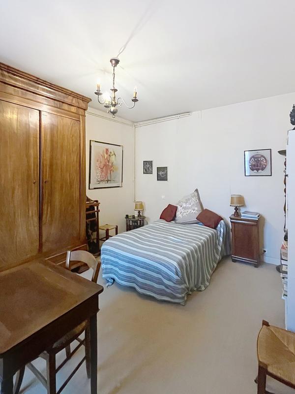 Maison - 400 m² - 10 pièces