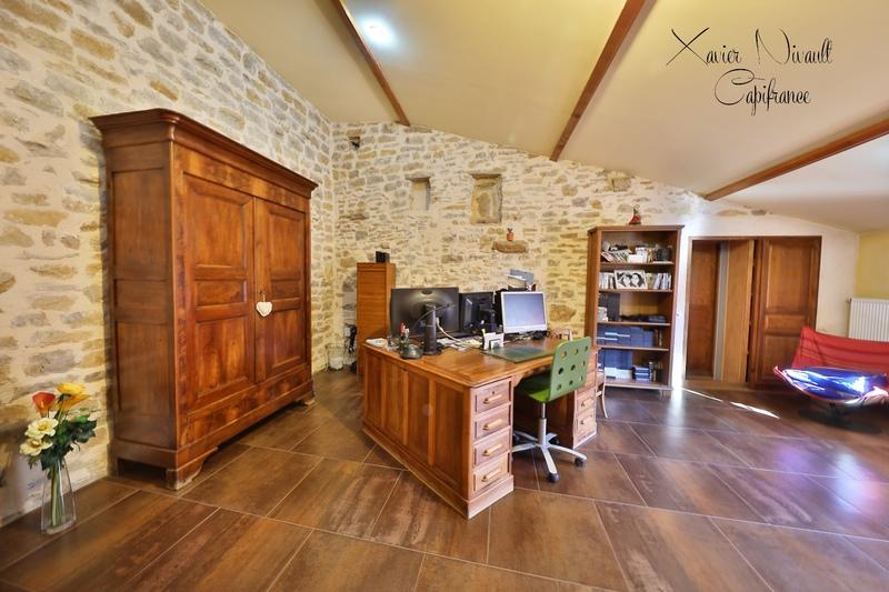 Maison - 275 m² - 6 pièces