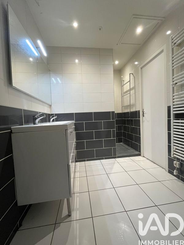 Maison - 246 m² - 9 pièces