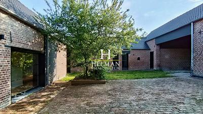 Maison - 195 m² - 7 pièces