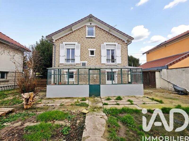 Maison - 104 m² - 5 pièces