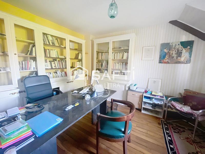 Maison - 250 m² - 8 pièces