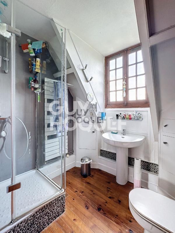 Maison - 200 m² - 8 pièces